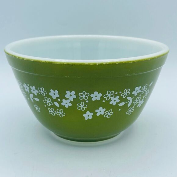 Vintage Pyrex Spring Blossom Green aka Crazy Daisy 1960s 1970s #401 750 ml - Picture 1 of 7